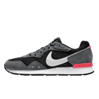 NIKE VENTURE RUNNER